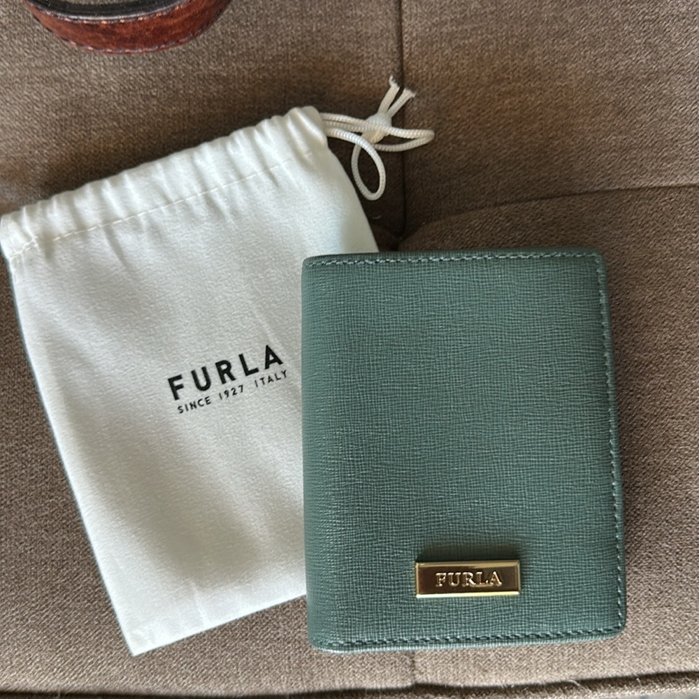 Furla Green Saffiano Leather Bifold Wallet with Gold Plaque